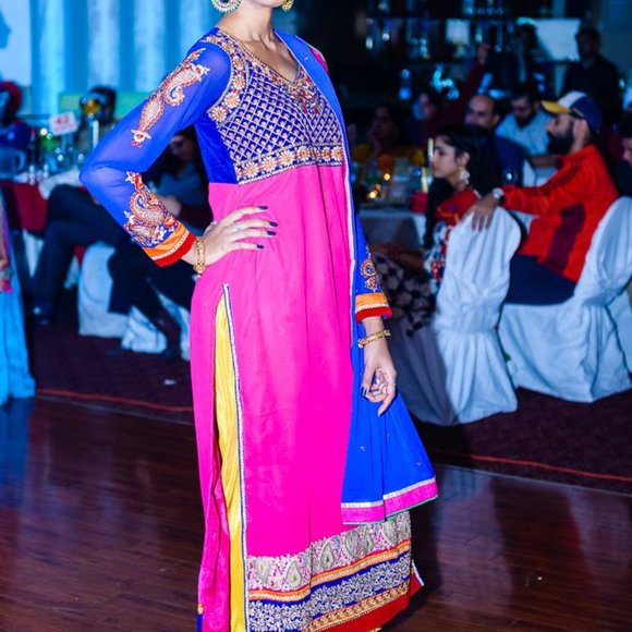 Indian suit - Picture 4 of 5